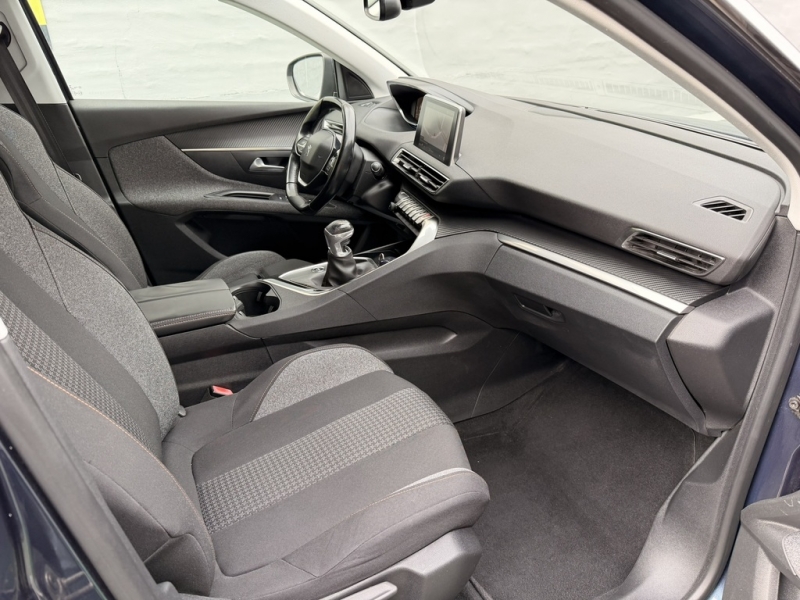 Peugeot 5008 1.5 BlueHDI 130cv Allure